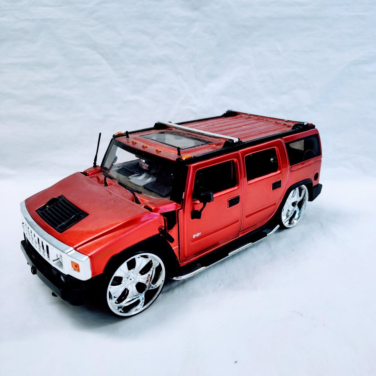 Jada Toys Dub City 2003 Red Hummer H2 1:24 Scale Die Cast Truck
