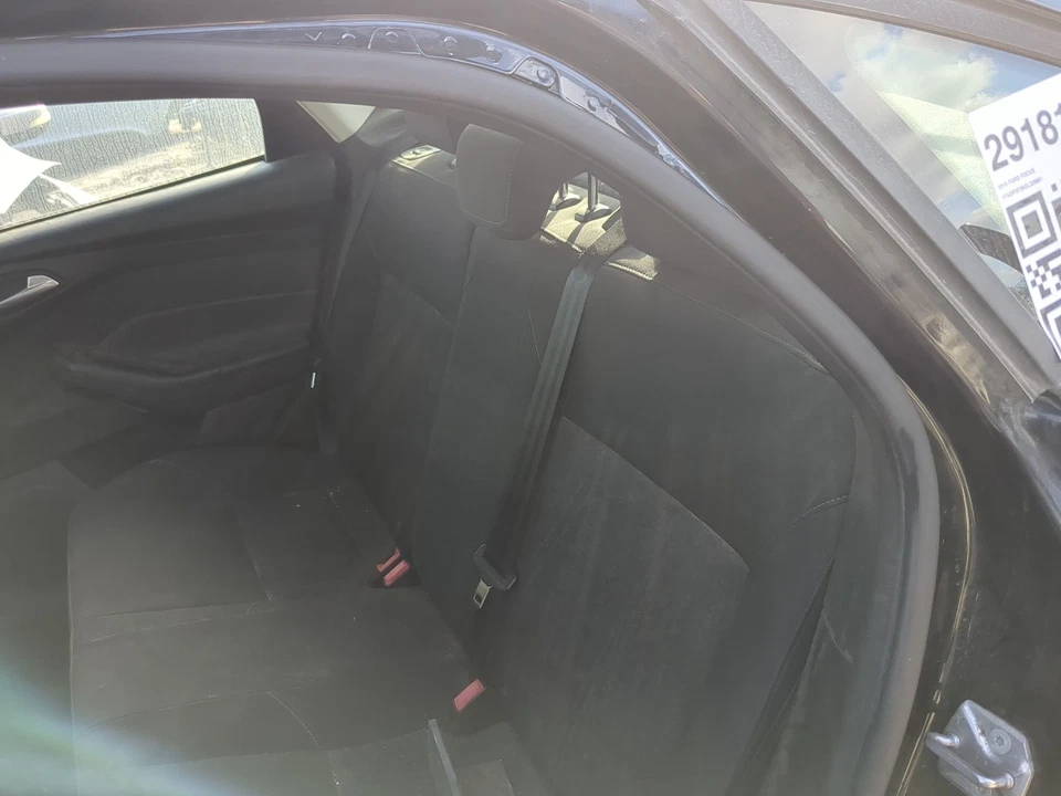 Оригинальное заднее сиденье 2016 Ford Focus EQ0MH - Изображение 2 из 2