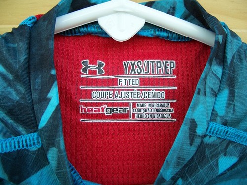 UNDER ARMOUR HeatGear Aqua & Red FittedShirt~boy's size YXS~XS~NFL Combine~ - Picture 3 of 4