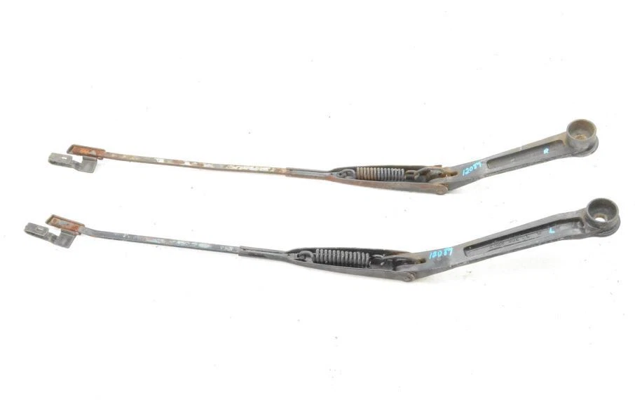 1986-1988 Toyota Supra MK3 7MGE Pair of Windshield Wiper Arms - Image 4 of 4