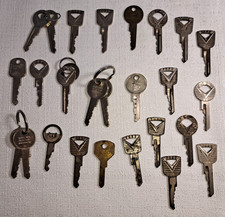 26pcs Vintage 1940s-60s Ford Mercury Lincoln Hurd Cut Keys Nice Lot