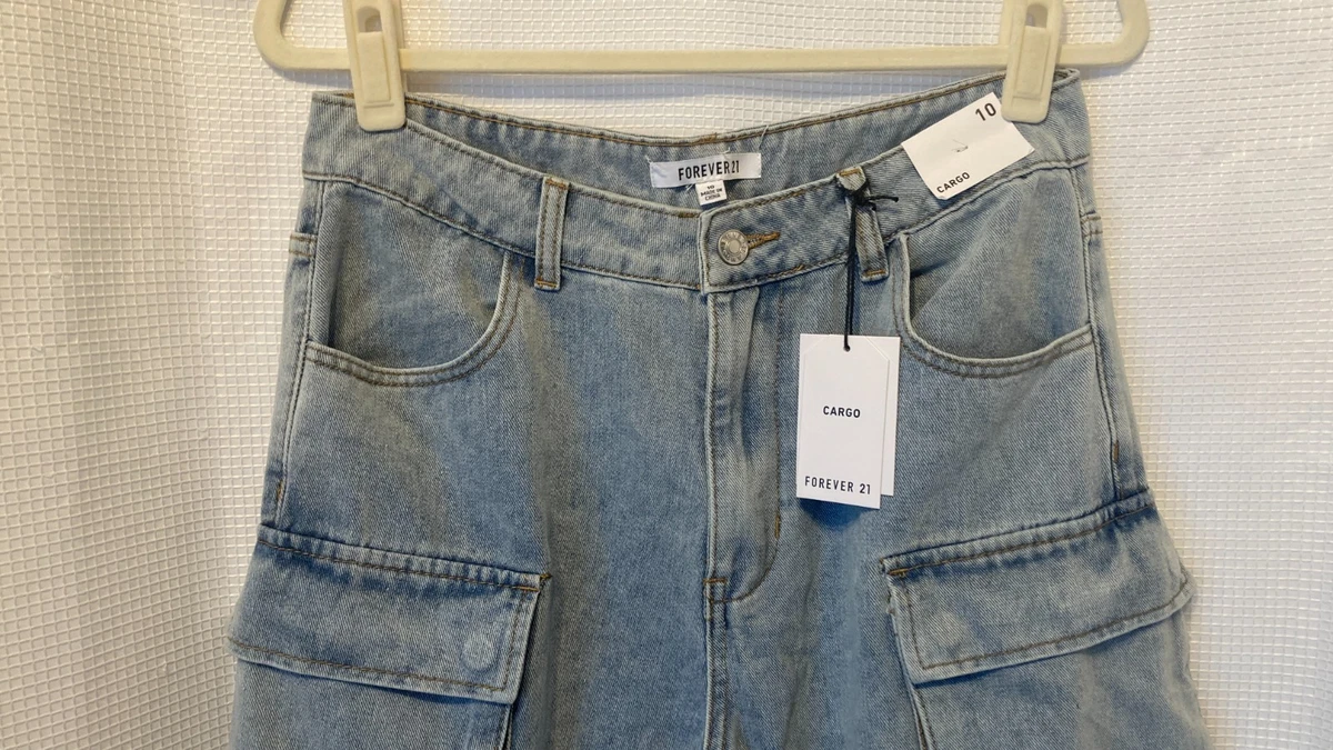 Pantalones de mezclilla Forever 21 cargo para mujer 10 piernas anchas multi bolsillo lavado claro nuevos con etiquetas