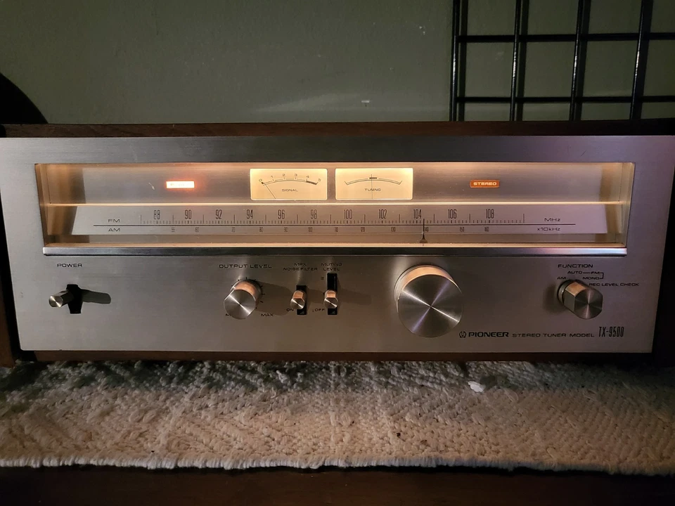 Sintonizador estéreo Pioneer TX-9500 de colección cara plateada probado funcionando Japón Foto 2 de 4