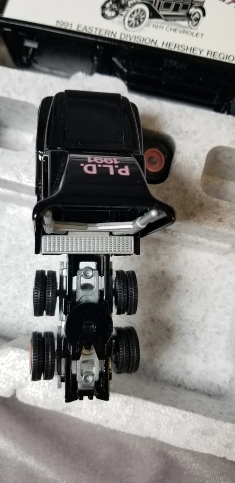 Winross 1991 Chevrolet 80 Years Semi Tractor Dual Trailer Truck 1/64 Diecast - Image 2 of 4