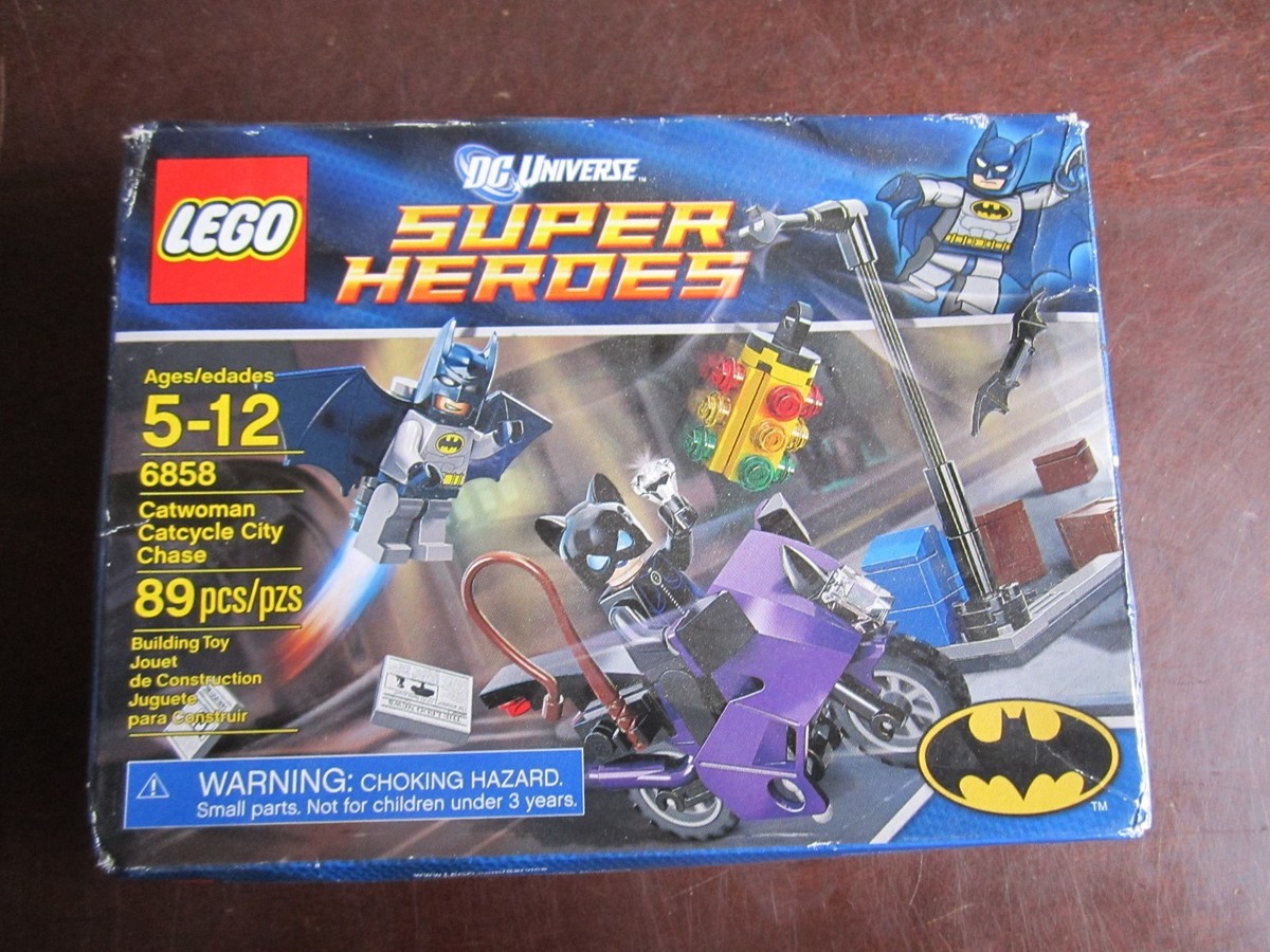 Lego DC Super Heroes Catwoman Catcycle City Chase Batman 89 pcs