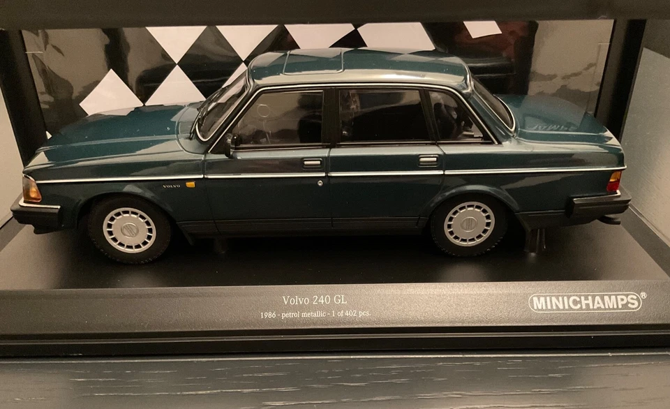 Volvo 240 GL 1986 1/18 Minichamps - Immagine 3 di 4