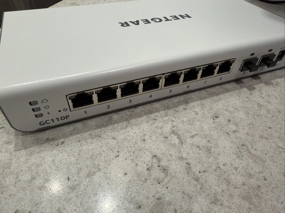 NETGEAR GC110 10Port Gigabit Ethernet Smart Managed POE Switch W/ AC Adapter - Image 3 of 4