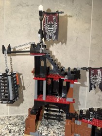 LEGO Knights' Kingdom II: Scorpion Prison Cave (8876) 100% Complete w/ Ins