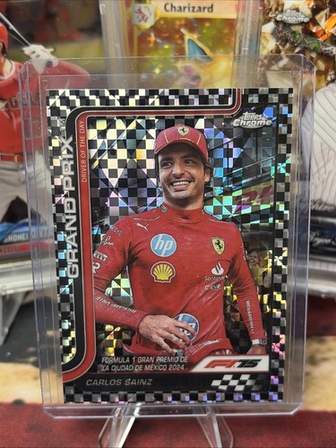 2025 Topps Chrome Formula 1 F1 #141 Carlos Sainz Checker Flag Refractor - Bild 1 von 2