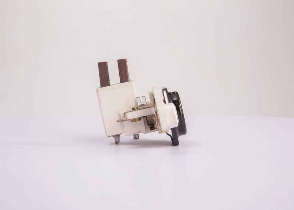 REGULADOR ALTERNADOR 1 197 311 028 PARA OPEL CORSA/TR/Hatchback/B/Van KADETT 1.2L Foto 3 de 4