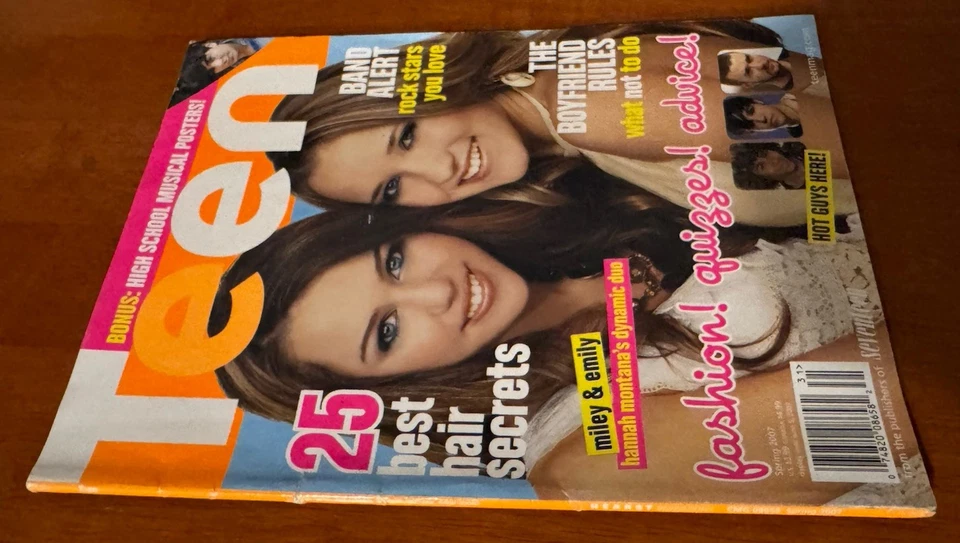Teen Magazine Spring 2006 Miley Cyrus & Emily Osment Publishers Of Seventeen Mag Foto 3 de 4