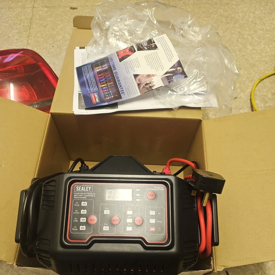 Sealey SUPERBOOST150D 6/12V 150A Starter/Automatic Battery Charger & Maintainer - Image 2 of 2