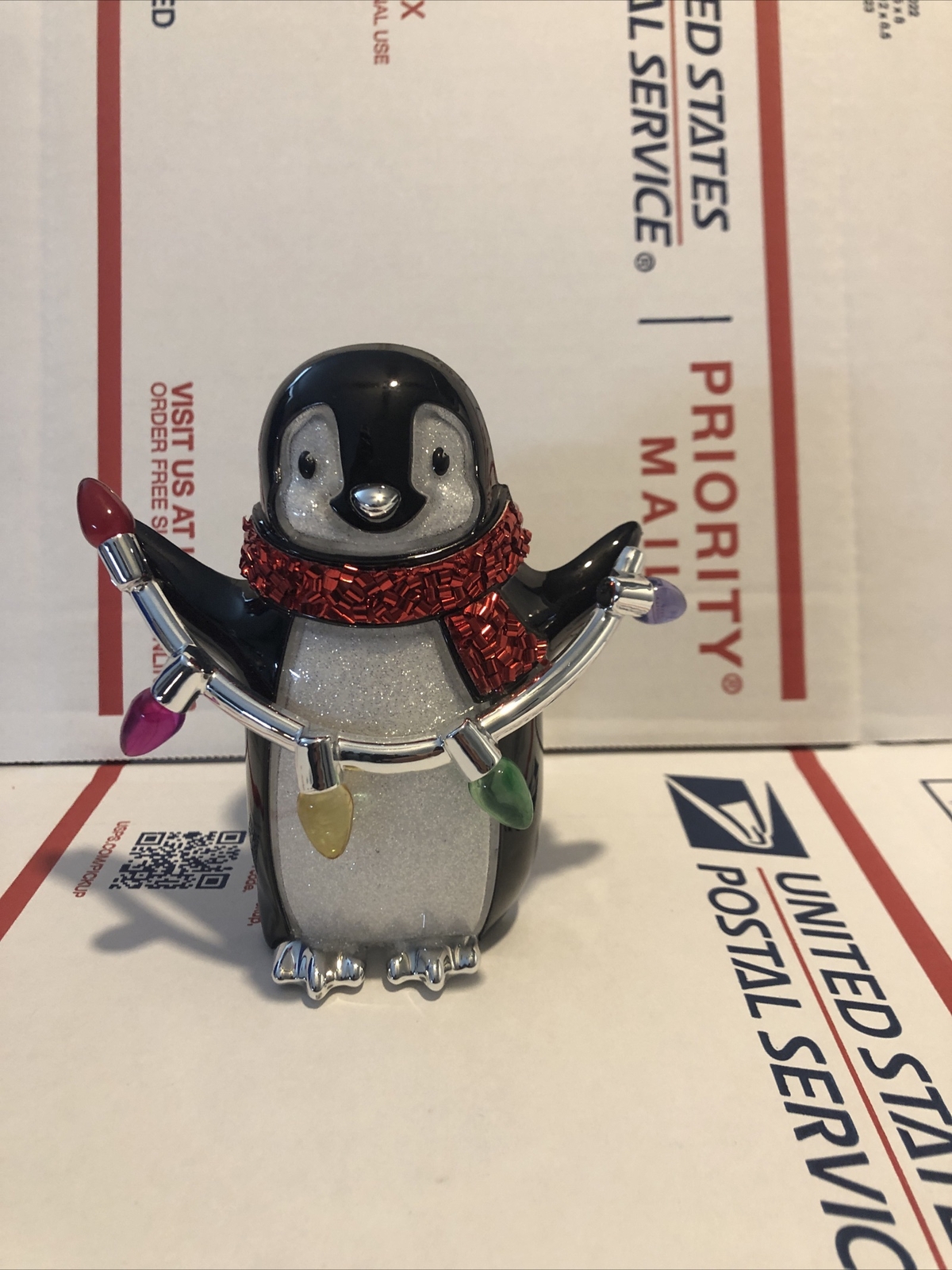 Bath Body Works Penguin Wallflower Plug with Fresh Balsam Christmas Refill-image