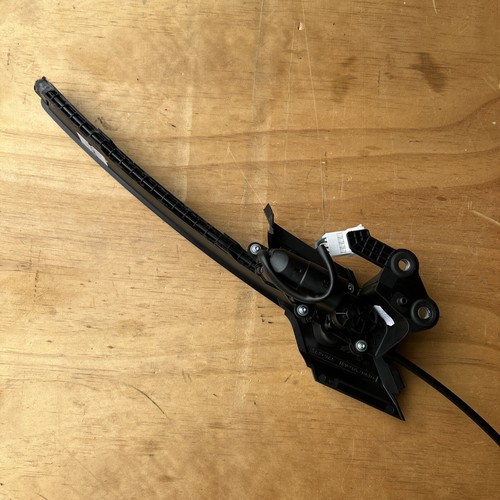 Genuine Mercedes OEM S205 C200 right roller blind gear motor track A2059063603 - Picture 3 of 5