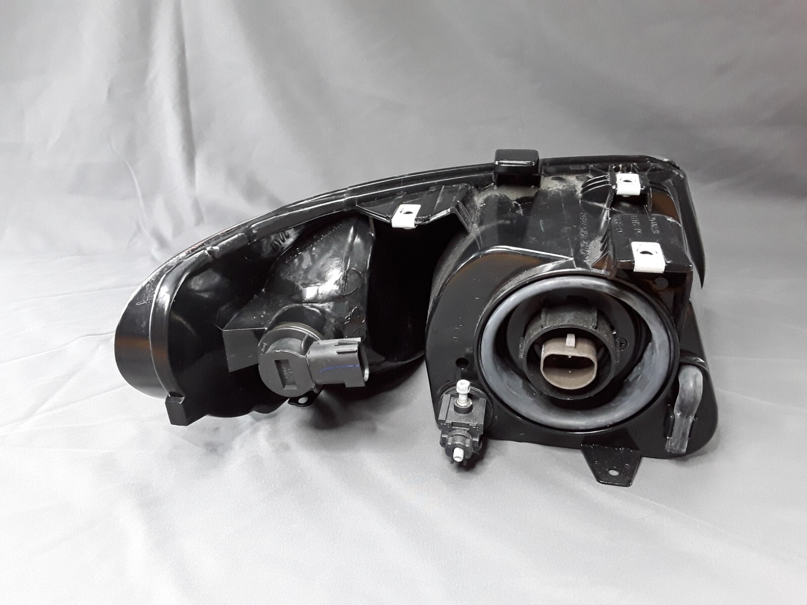 Chrysler Voyager 2001 Front Headlight Headlamp Left  206022B AMD66796