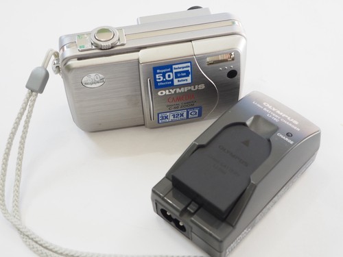 Olympus Camedia C-50, Appareil Photo Numérique Objectif Zoom Optique 3x avec Chargeur 5.0mp O10
