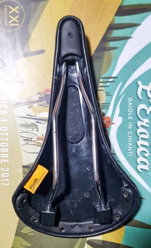 Sella vintage Velo PLUSH Retro nero Leather Racing Bicycle Saddle - Foto 6 di 7