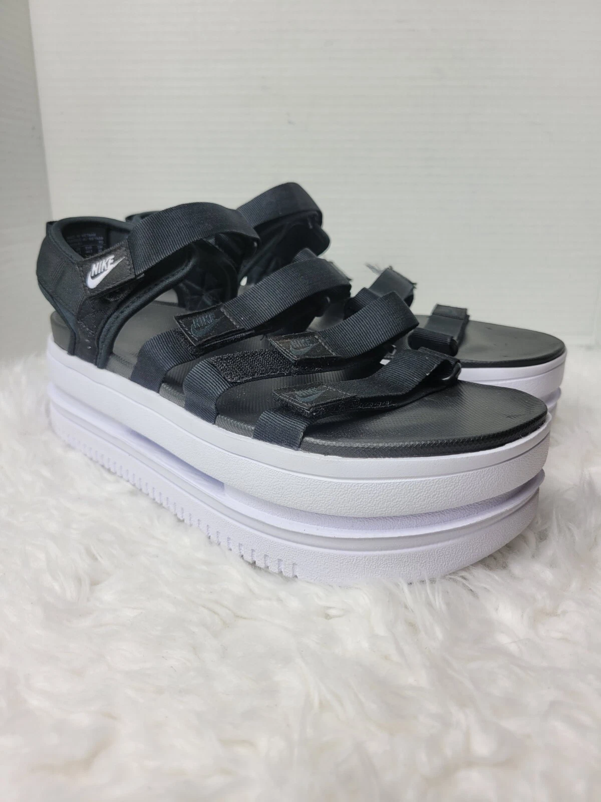 Sandali da donna neri Nike taglia 12 Icon Classic plateau cinturino DH0224 001