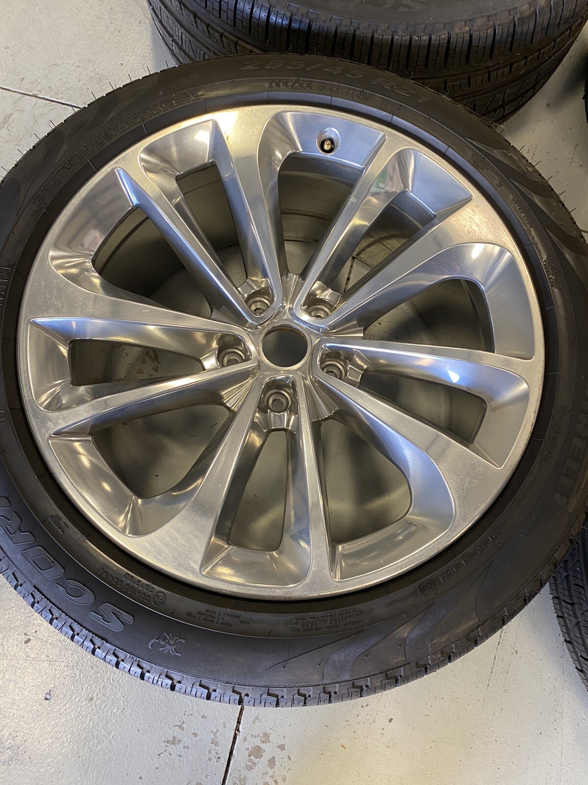 Like-New 20017-2020 21" Bentley Bentayga OEM Wheels w/Tires - 36A601025BPTD
