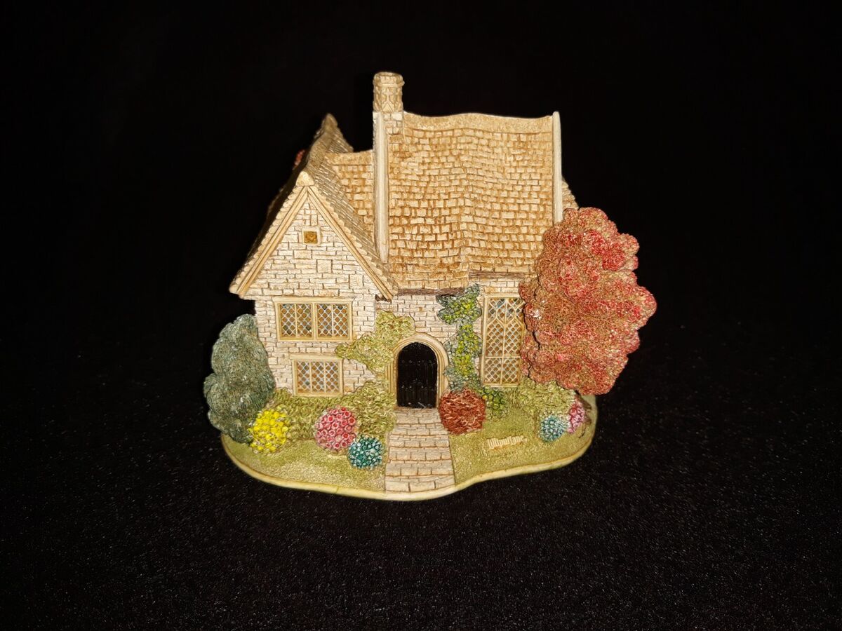 LILLIPUT LANE TRICK OR TREAT HALLOWEEN HOUSE BOX WITH DEED LILLIPUT LANE TRICK OR TREAT HALLOWEEN HOUSE BOX WITH DEED