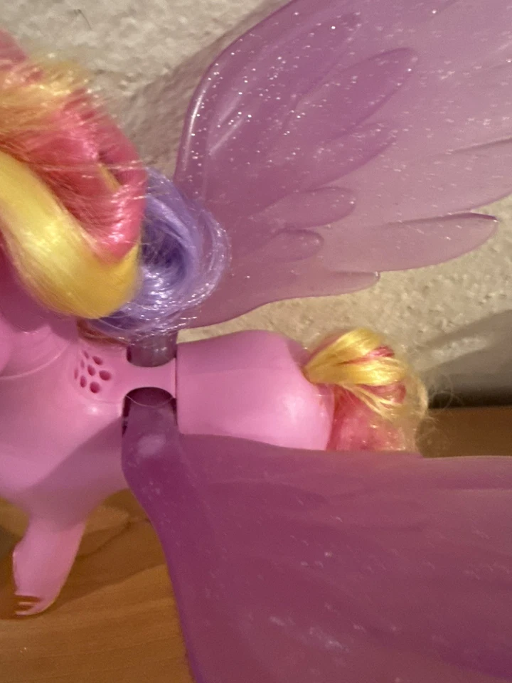 My Little Pony Talking PRINCESS CADENCE wedding  day Wings Light Up G4 Cadance - Image 4 of 4