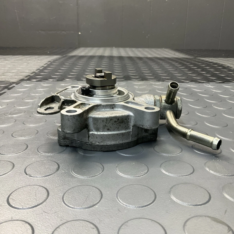 2014-2016 Mazda 6 Engine Vacuum Pump Assembly OEM - Image 4 of 4