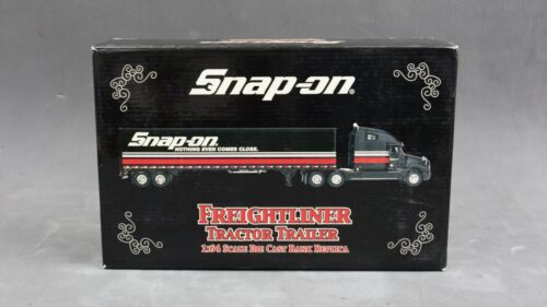 Snap-On Crown Premiums Collection MT-55 Freightliner Pull-Back