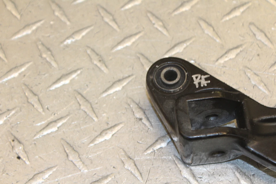 Suzuki Katana 600 GSX600F 2000 reposapiés delantero derecho clavija soporte soporte montaje Foto 2 de 4