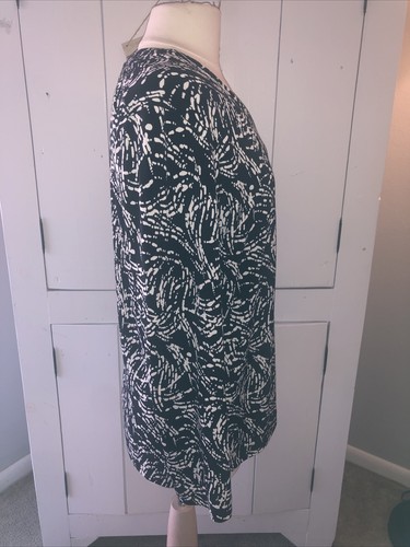 Chicos Womens Size 3 (US XL) Black With White Swirl Design Full Sleeves EUC - Picture 3 of 9