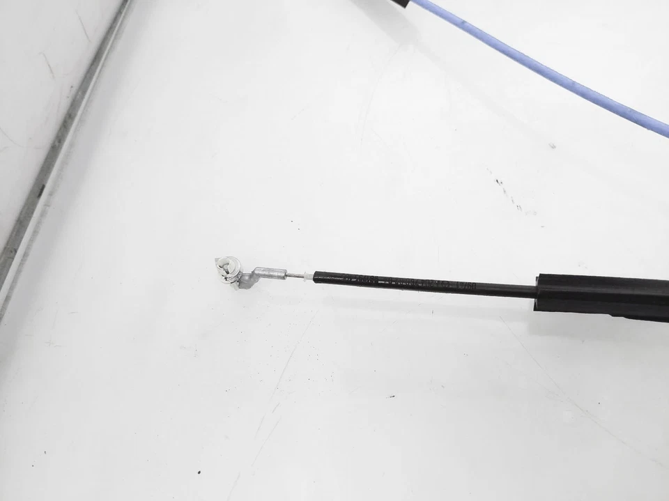 Actuador de cierre de cerradura de puerta derecha pasajero trasero mercedes-benz c300 2008-2012 Foto 3 de 4