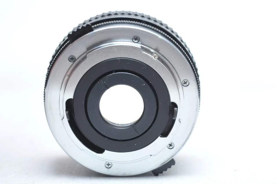 Lente gran angular MF ZYKKOR MC 28 mm F2,8 para Olympus OM Foto 2 de 3