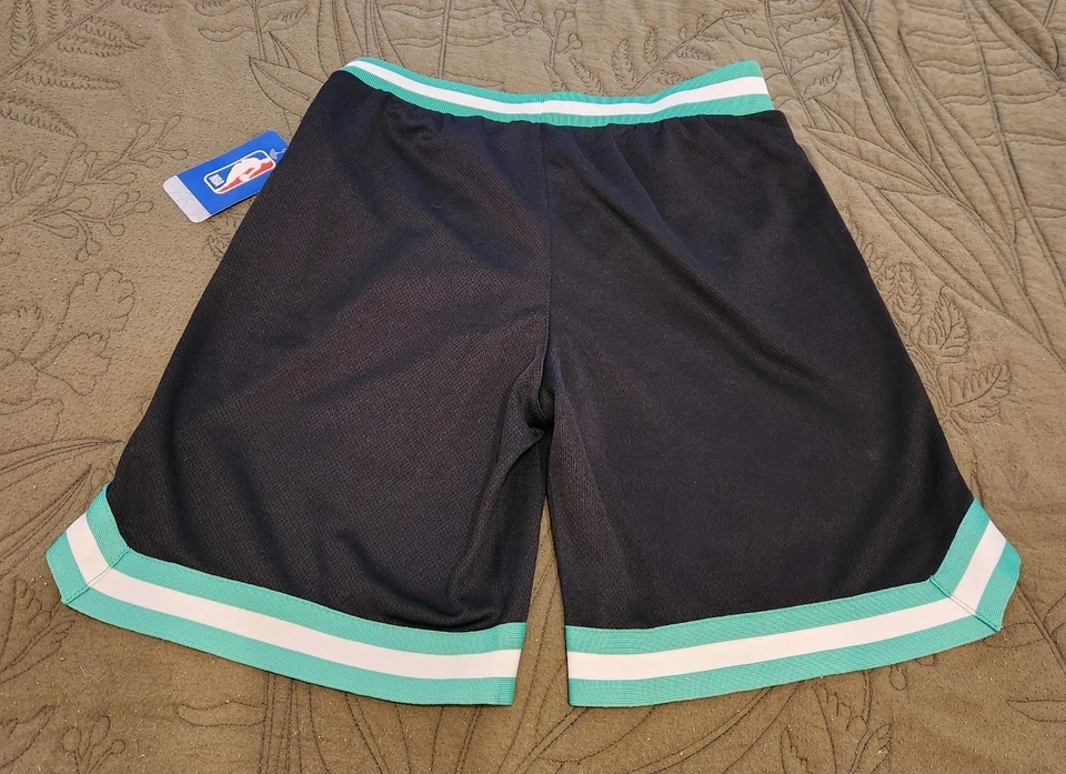 Pantalones Cortos de Baloncesto Boston Celtics NBA Juvenil Talla 14-16 Foto 2 de 4