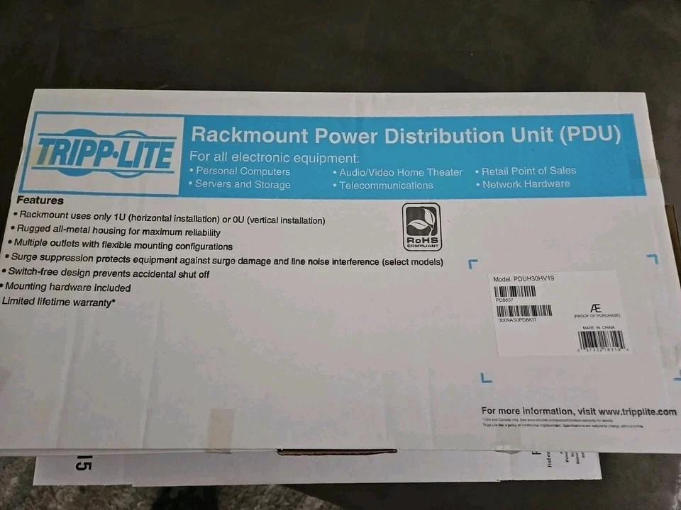 Tripp Lite PDUH30HV19 power distribution unit (PDU) four C-19 AC outlets, Black - Image 3 of 4