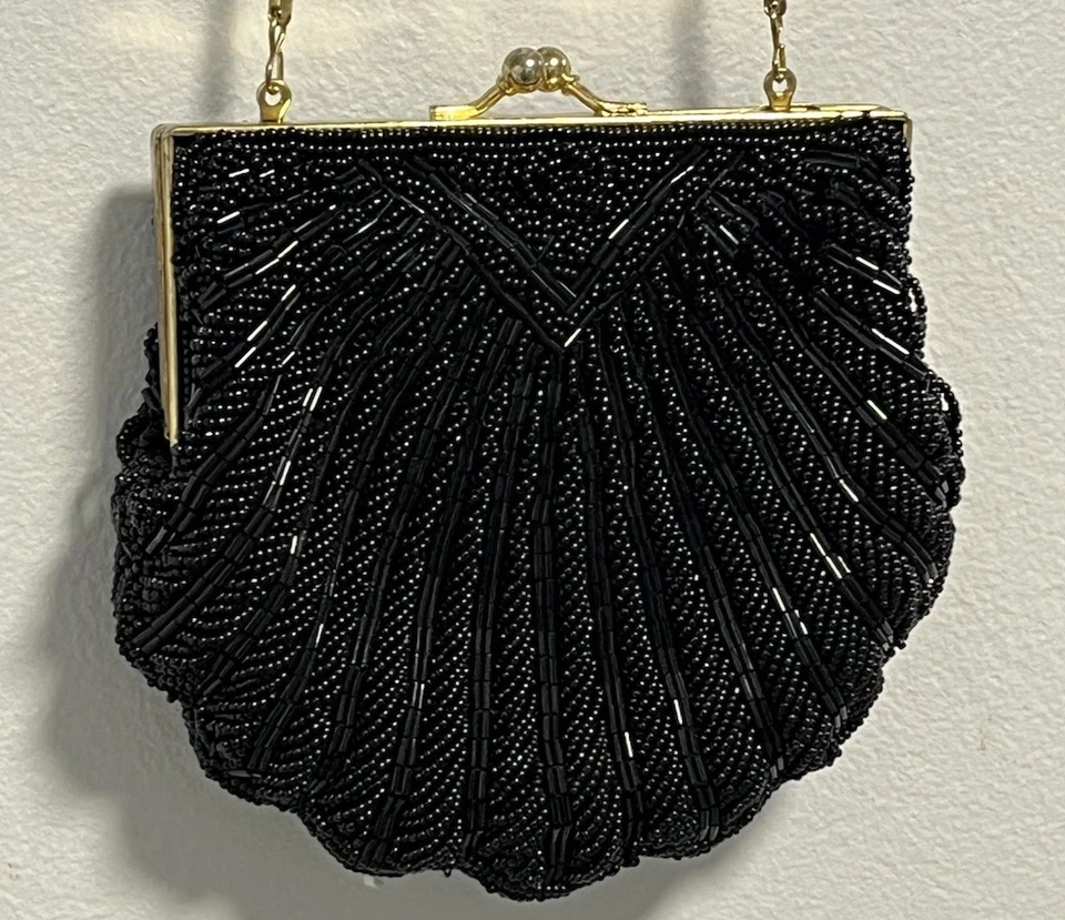 Vintage Black Beaded Clam Shell Purse Evening Bag Gold Chain Strap Kiss Lock - Image 4 of 4