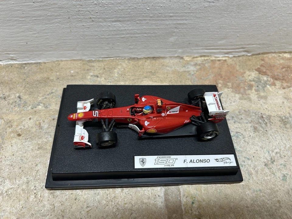 FERRARI 150° ITALIA 2011 FERNANDO ALONSO HOT WHEELS- 1/43 - Immagine 4 di 4