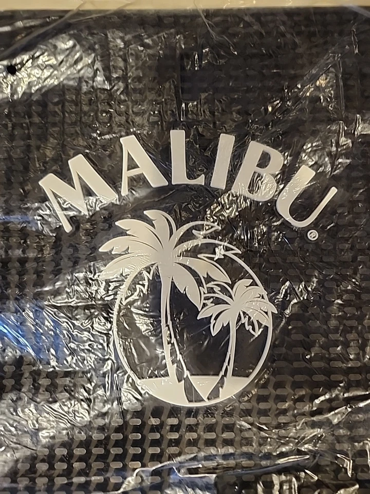 Novo tapete de barra de borracha Malibu Rum - bandeja de derramamento de gotejamento - 14" x 14" - Imagem 2 de 3