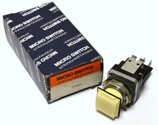 NEW HONEYWELL MICROSWITCH PMHC ILLUMINATED PUSHBUTTON OPERATOR 28 VOLTS