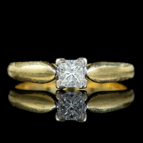 DIAMOND SOLITAIRE RING 0.30CT PRINCESS CUT DIAMOND - Picture 2 of 10