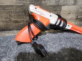 Vintage 1985 Nintendo NES Zapper Duck Hunt Gun Authentic NES-005 OEM