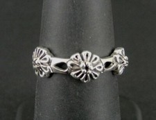 Ring Silver Flowers Three in a Row Sterling 925 Size 5 1/2 Ring Band