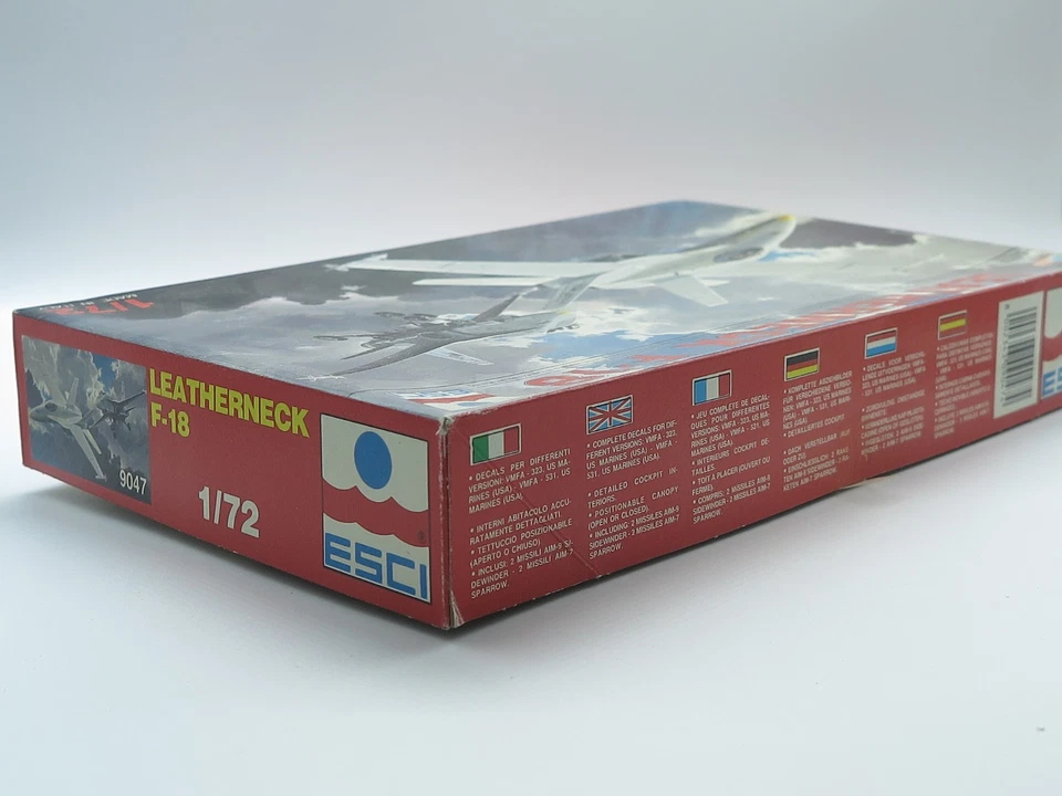 ESCI 9047 -F-18  Leatherneck -  1:72 - Immagine 4 di 4