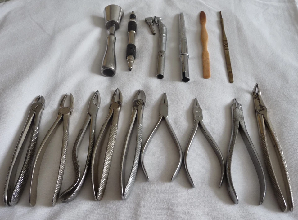 Dental instruments, selection of forceps, pliers, etc. all good usable condition - Image 1 of 1
