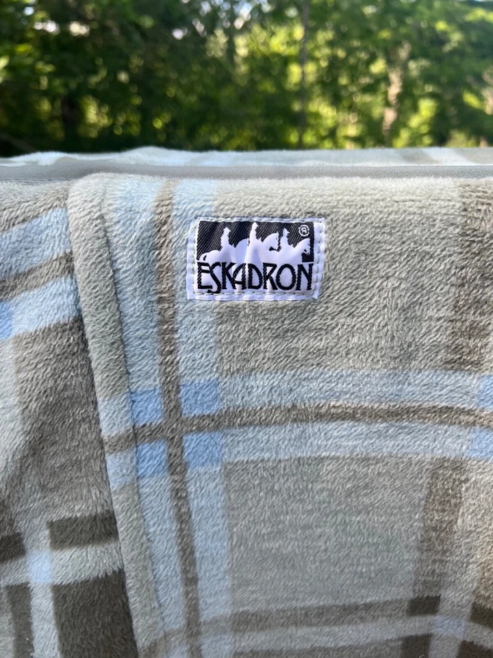 Sábana de vestir/enfriador polar Eskadron 72" a cuadros verde oliva Foto 2 de 3