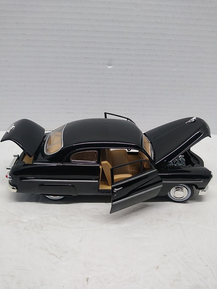 Miniature Danbury Mint 1/24 – Mercury Club Coupe 1949 Noire – Modèle Diecast De Collection