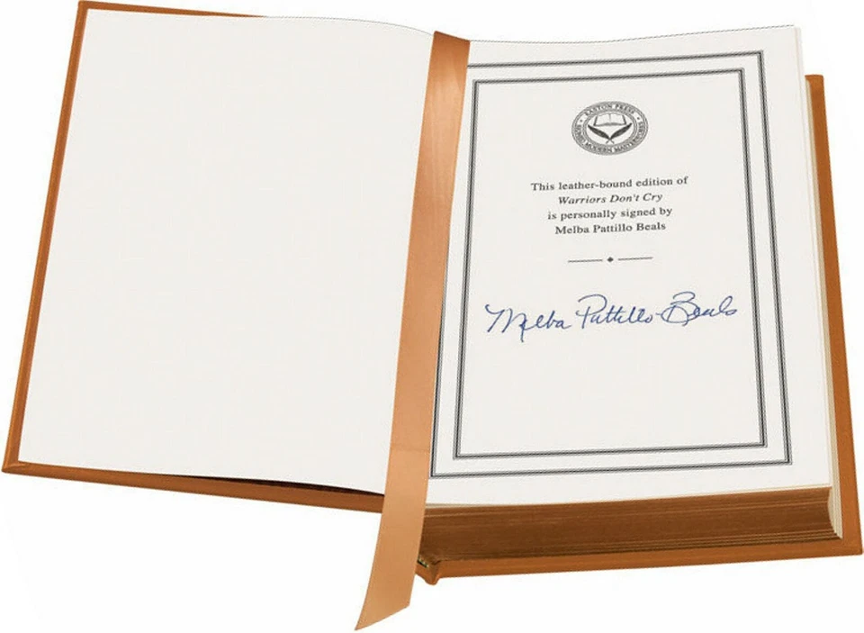 I Am The Messenger by Markus Zusak Easton Press Signed New Sealed 2023 Foto 3 de 4