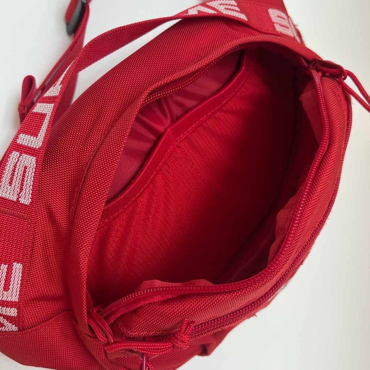 Authentic Supreme SS18 Waist Bag In the trendiest Color At Authentic Supreme SS18 Waist Bag In the trendiest Color At