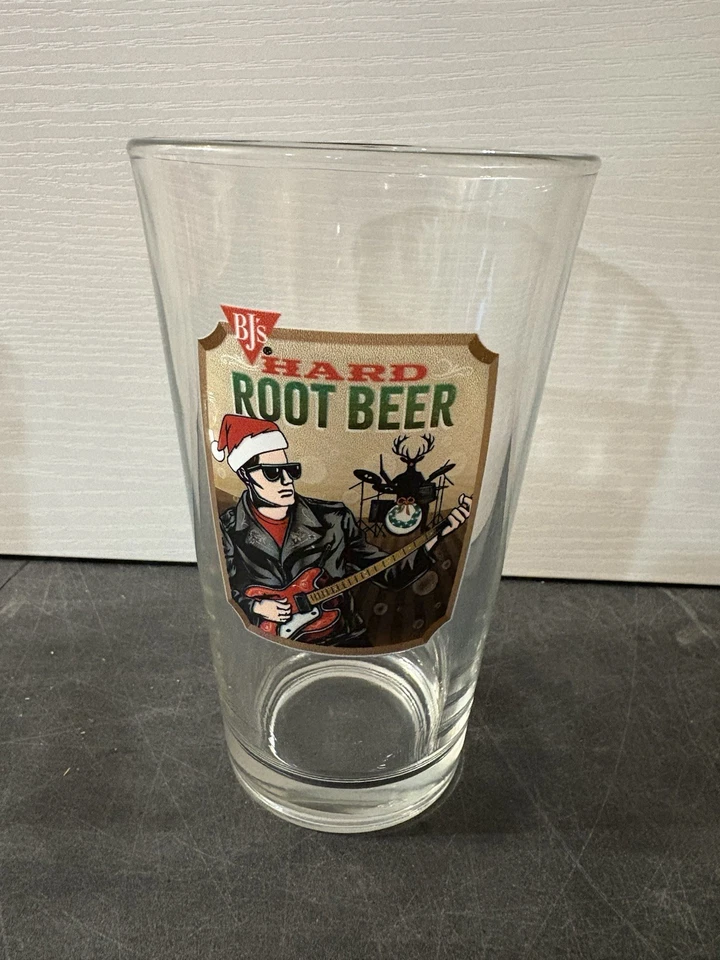 BJs Restaurant Brewhouse Sweet Sin Chocolate Porter & Hard Root Beer Pint Vaso Foto 4 de 4
