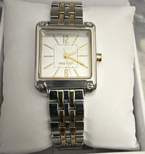 Reloj de mujer Nine West analógico cuadrado de dos tonos