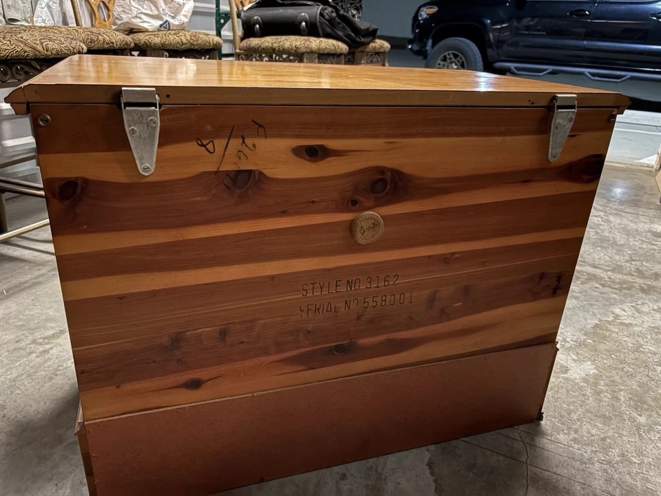 С ЯРЛЫКОМ! 1955 Mid-Century LANE Legacy СУНДУК ИЗ КЕДРА - РЕДКОЕ СОСТОЯНИЕ ТОВАРА ЗАМОК СНЯТ - Изображение 4 из 4