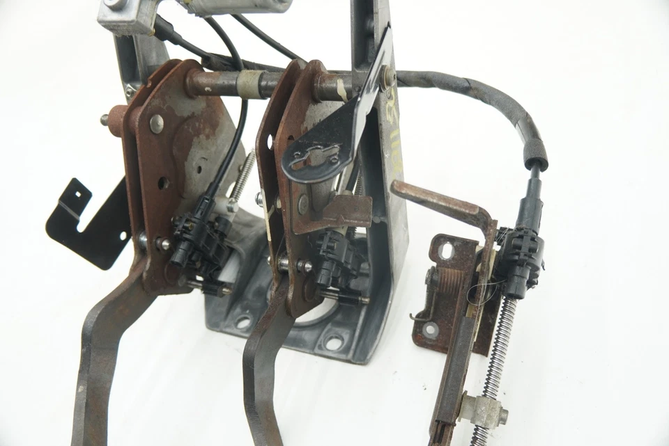 制动离合器燃气加速器踏板支架 5290890AG 道奇 Viper SRT10 2003-06 — 第 3/4 张图片